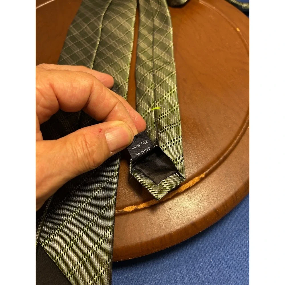 John Bartlett Statements‎ Gray Men's 100% Silk Tie Striped Necktie